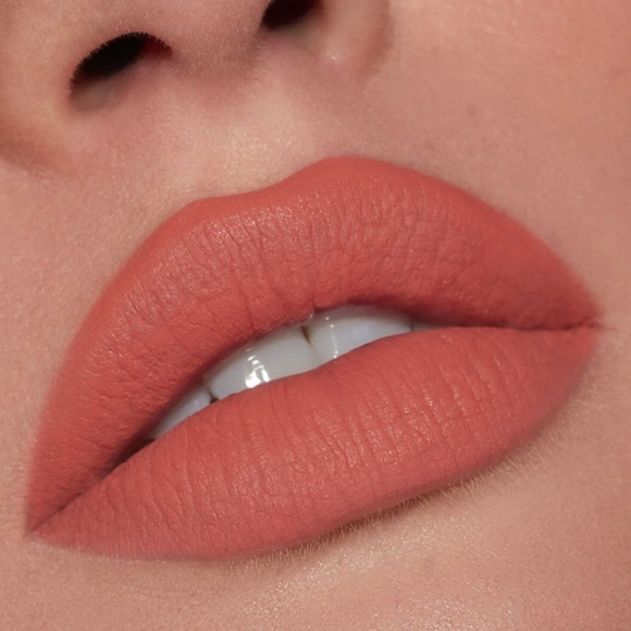 KYLIE x STORMI MINI MATTE LIPSTICK & LINER - Picture 2 of 4